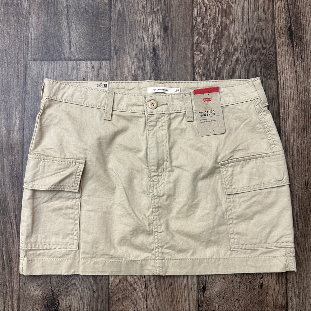 Levi’s ‘94 Cargo 100% Cotton Mini Skirt Women’s Size 29 Tan